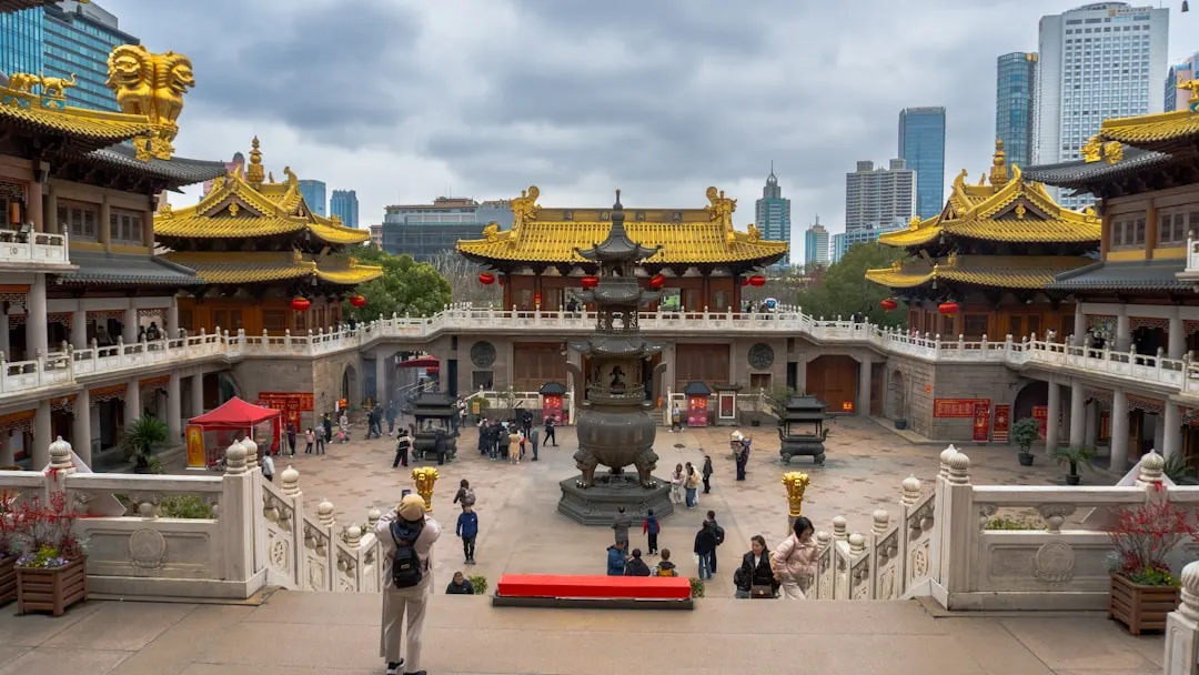 2025年软件开发技术趋势及在华中制造企业的落地应用封面图