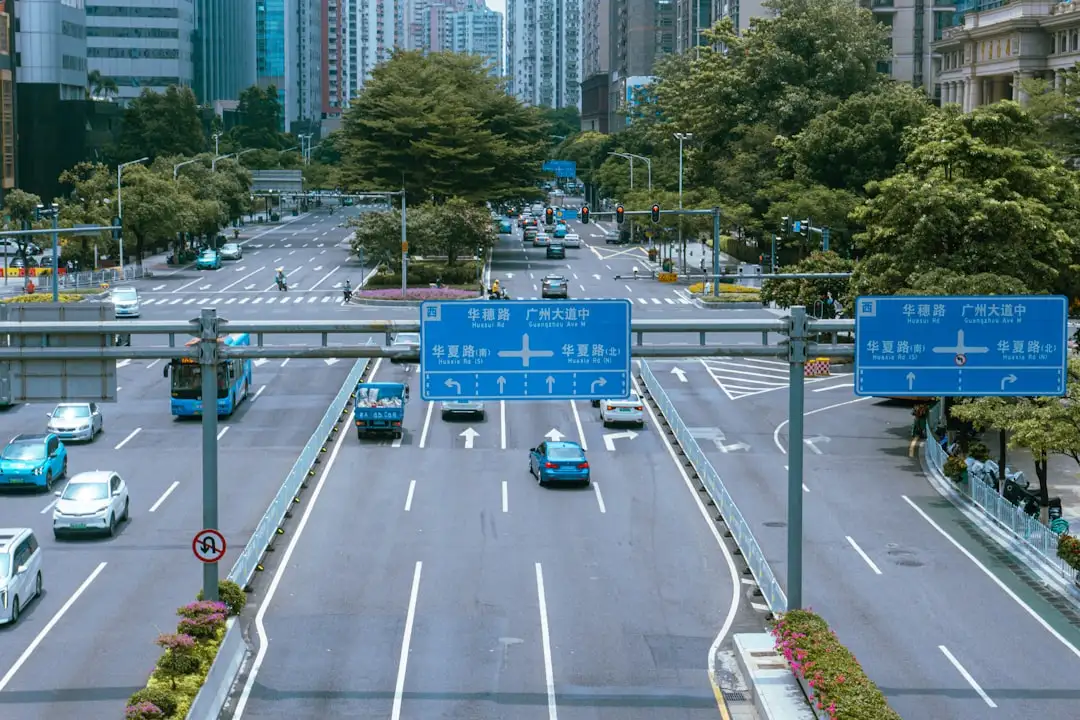 武汉红福盾科技解读2025年软件开发行业新趋势与落地路径